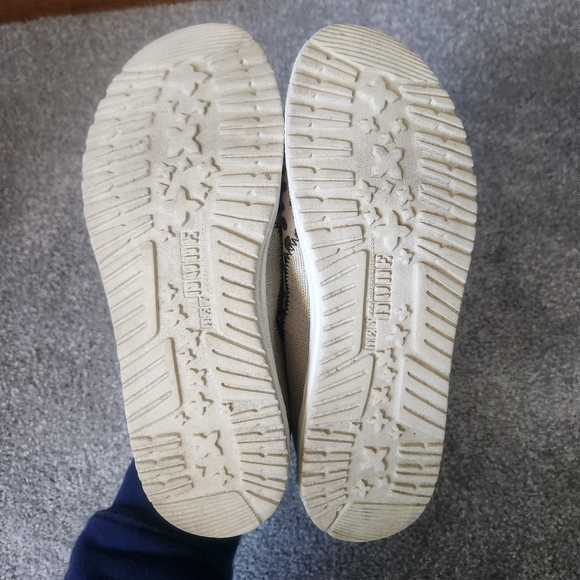 Hey Dude Shoes - Picture 11 of 11